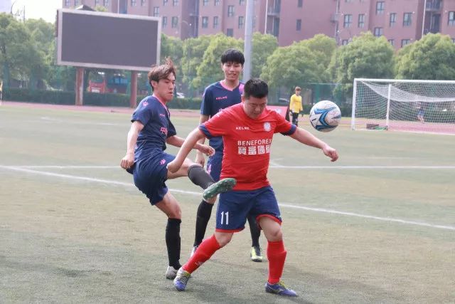 朝鲜男足遗憾出局，0-1不敌日本引发争议